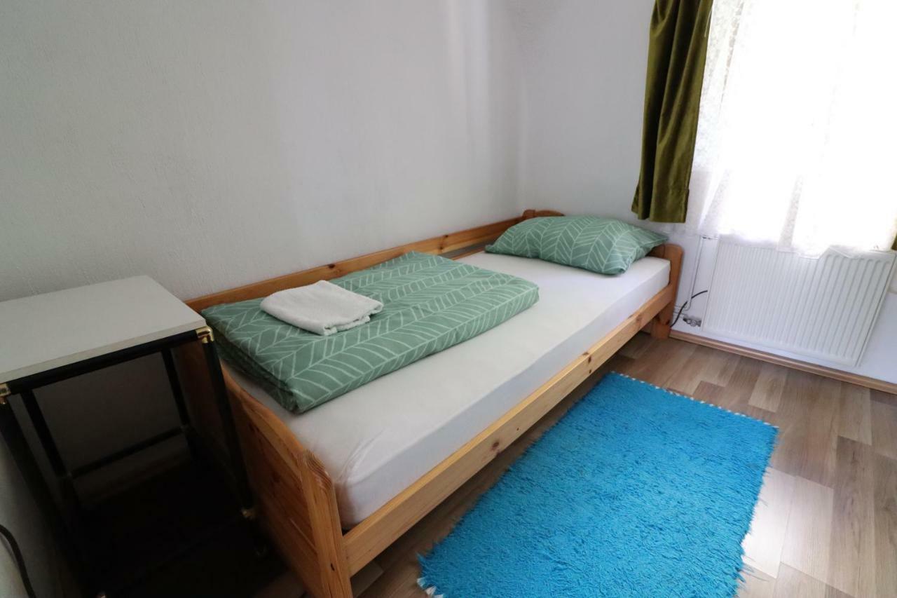 Guesthouse Veles Slovenska Bistrica Eksteriør bilde